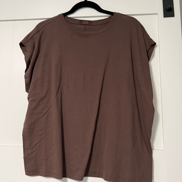 nuuds Tops - Nuuds muscle tee